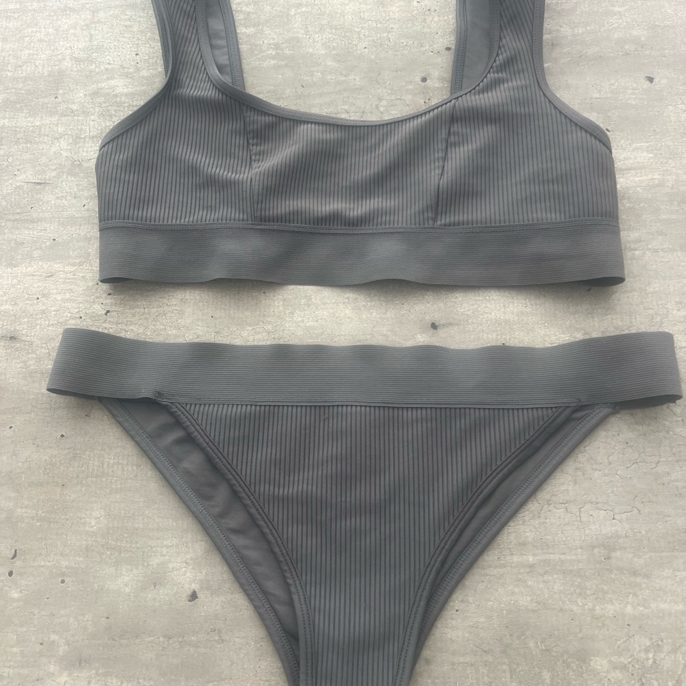Frankie’s Gray Ribbed Bikini Set
